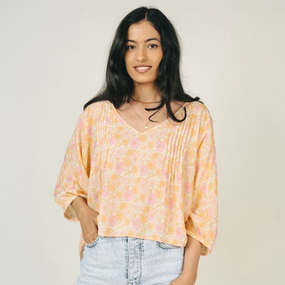 Jackson Rowe Fluttershy Floral Blouse in Vintage Poppy NWT